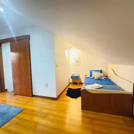 Dom wakacyjny House *